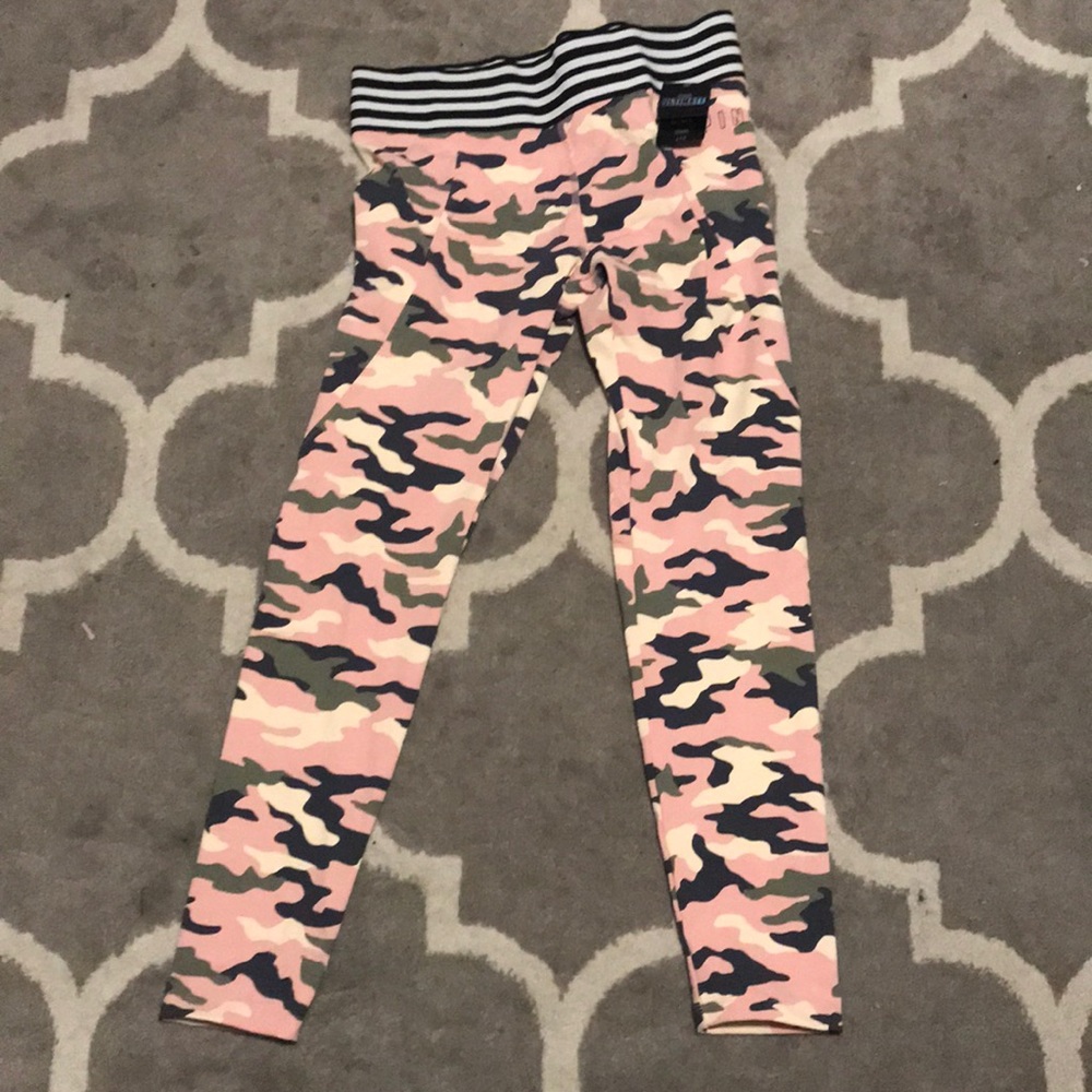 💞VS Pink Athletic Leggings💞